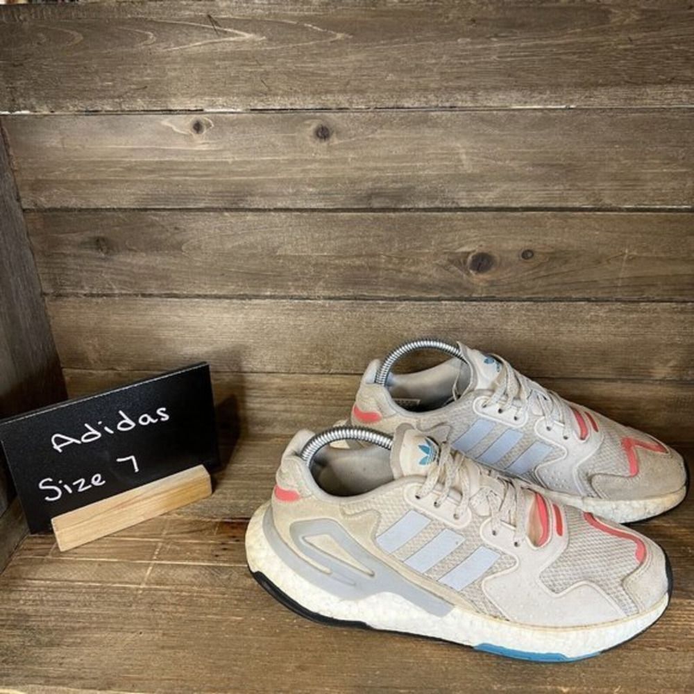 Womens Adidas Day Jogger Bliss Signal Pink Athletic Shoes Sneakers Size 7 M GUC
